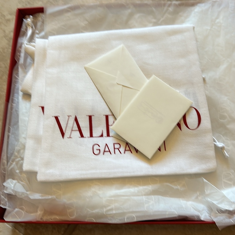 New in box Valentino rock stud wedge espadrillas.  Size 38. Gold - Picture 3 of 8